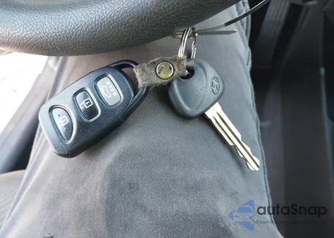 2013 Hyundai Elantra Gls z USA, uszkodzony, nr VIN 5NPDH4AE3DH212363